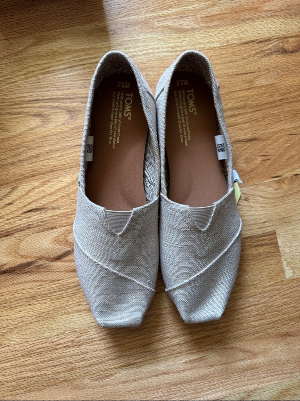NIB Toms Women’s 9.5 Slip-On Sneakers in Natural Metallic Burlap - Picture 3 of 4